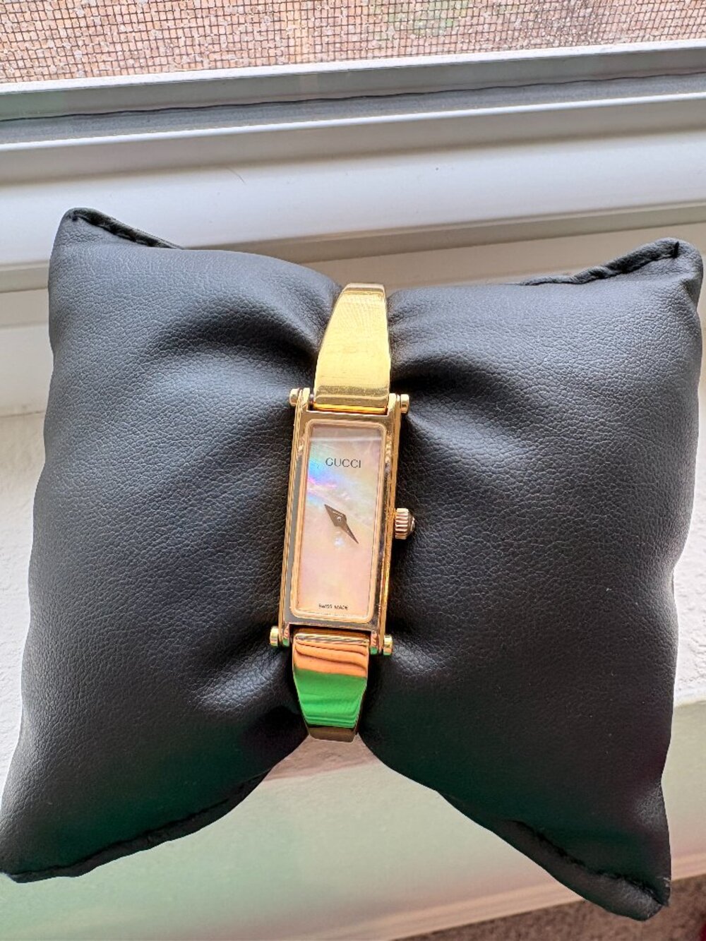 Vintage Gucci 1500L Gold Bangle Watch Mother of Pearl Dial